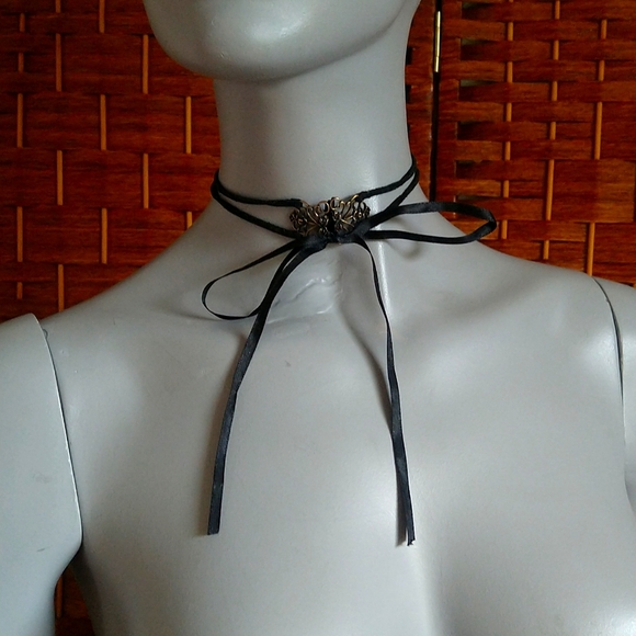 🌟 Free with Purchase. Choker. Leather, Metal & Lace. - Picture 4 of 5